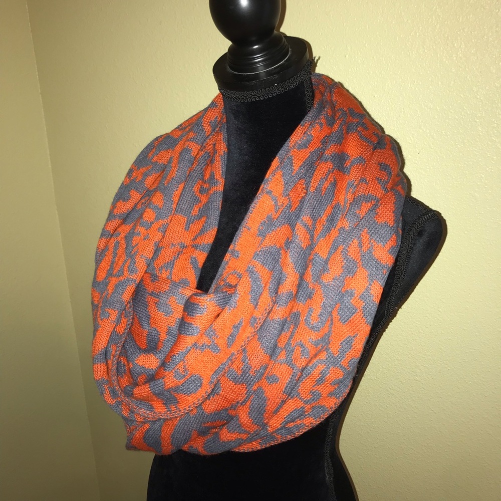 Scarf - Picture 2 of 3